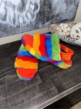 UGG Fluff Yeah Slide in Cali Collage Rainbow Stripes Womens SZ 8